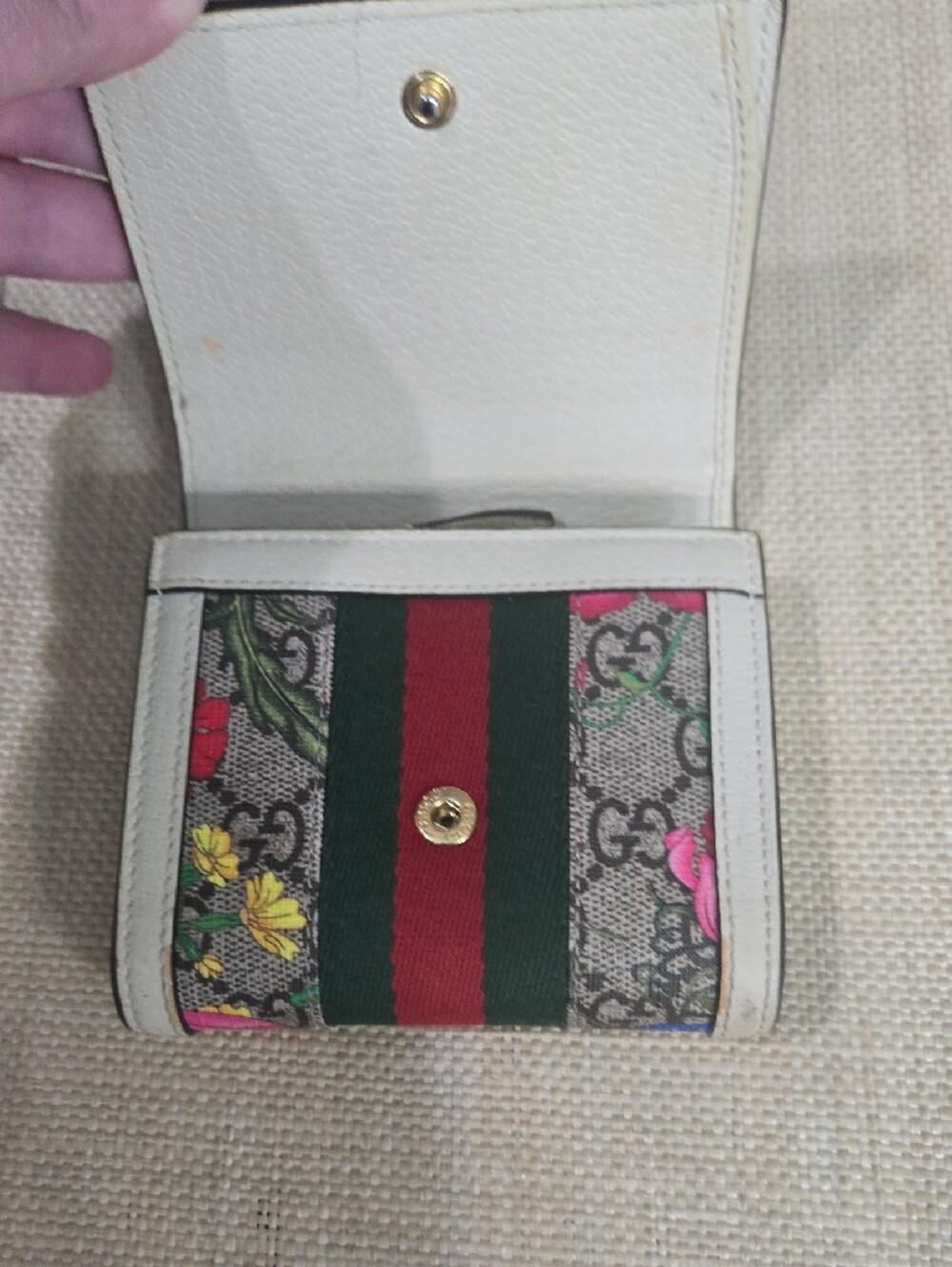 Gucci Floral Canvas Mini Wallet with Green-Red Web and White Trim - Picture 5 of 15